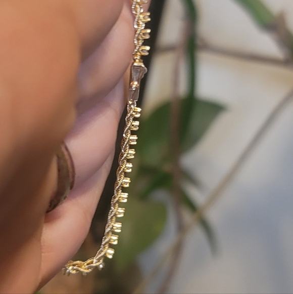 Vintage 14K Gold, 50 Diamonds Twist Rope Bracelet - Picture 6 of 6